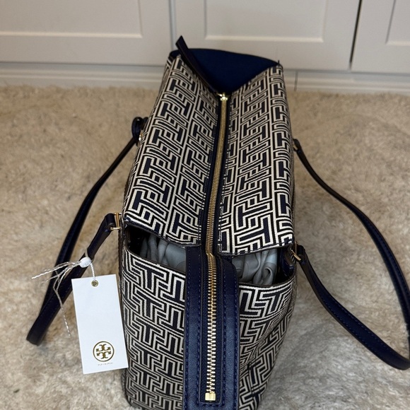 NWT Tory Burch Navy Parker Geo T Small Tote - Picture 8 of 15